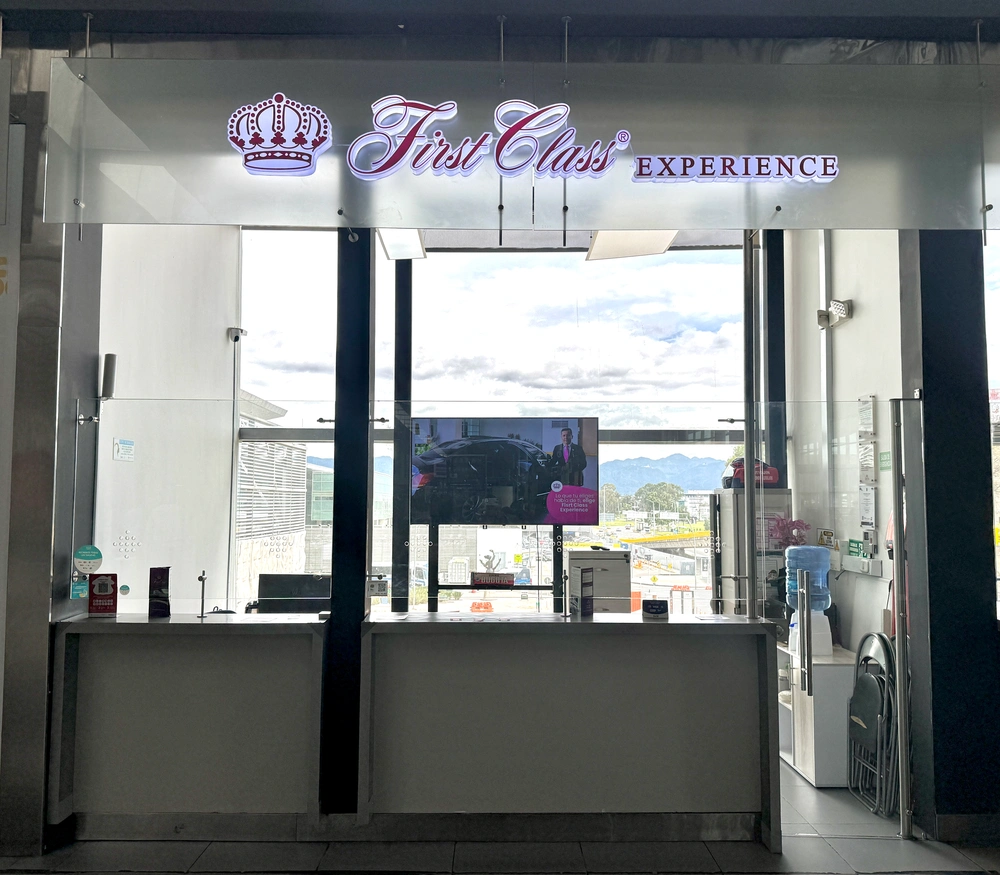 miembros de first class en el dorado